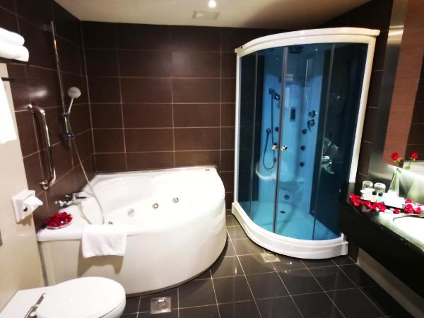 Grand Paragon Hotel Johor Bahru : photo 3 de la chambre suite lune de miel