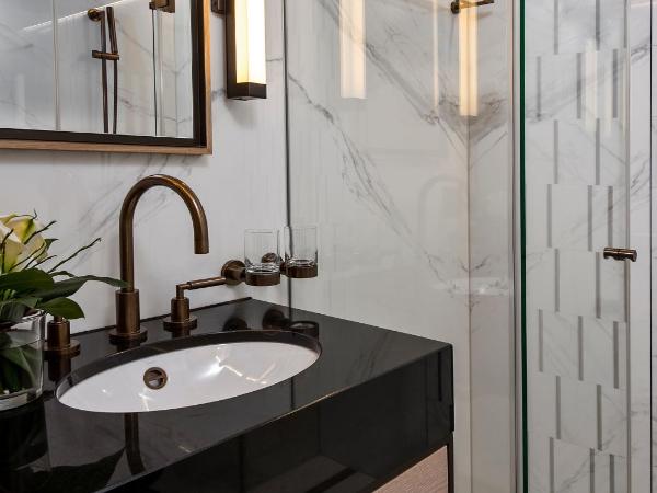 Storchen Zürich - Lifestyle boutique Hotel : photo 1 de la chambre chambre double côté fleuve