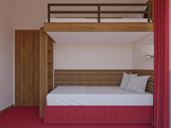 EA Hotel Sonata : photo 2 de la chambre chambre quadruple