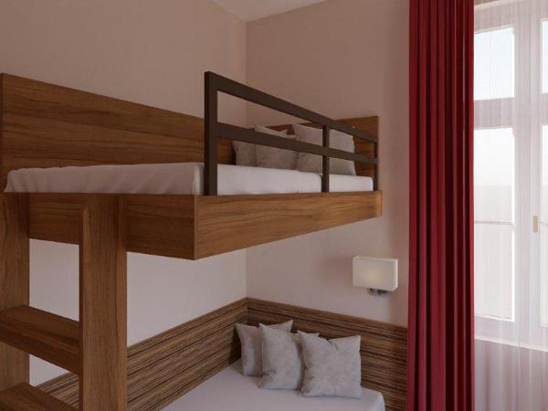 EA Hotel Sonata : photo 3 de la chambre chambre quadruple