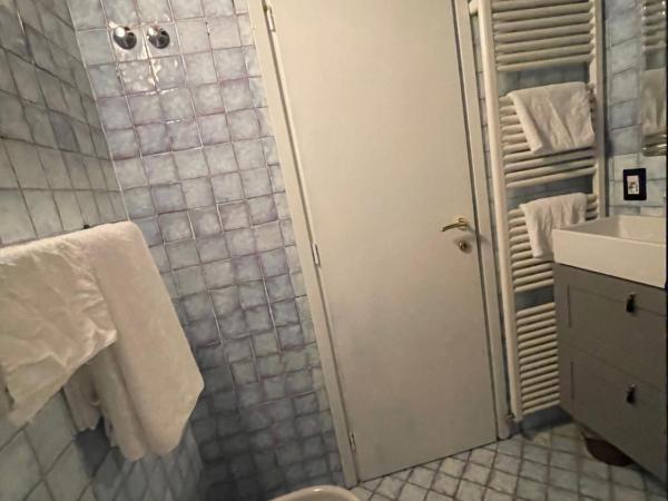 Le Camere di Bsuites Affittacamere : photo 6 de la chambre chambre double avec salle de bains privative