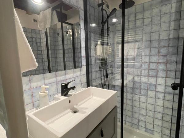 Le Camere di Bsuites Affittacamere : photo 9 de la chambre chambre double avec salle de bains privative