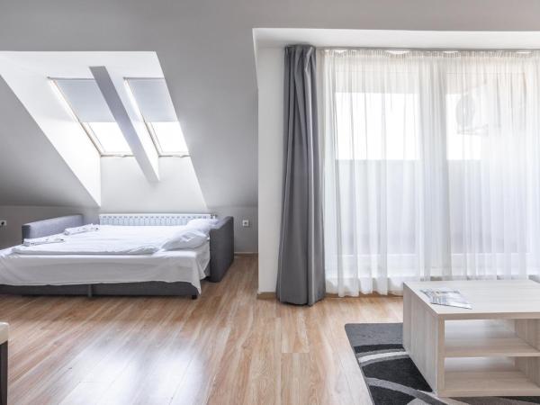 Corvin Plaza Apartments & Suites : photo 3 de la chambre studio