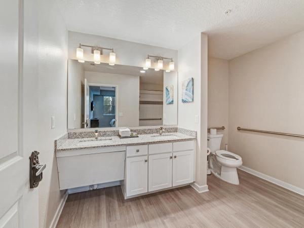 New 2BR Luxury Rental at Vista Cay Isles : photo 4 de la chambre appartement - rez-de-chaussée