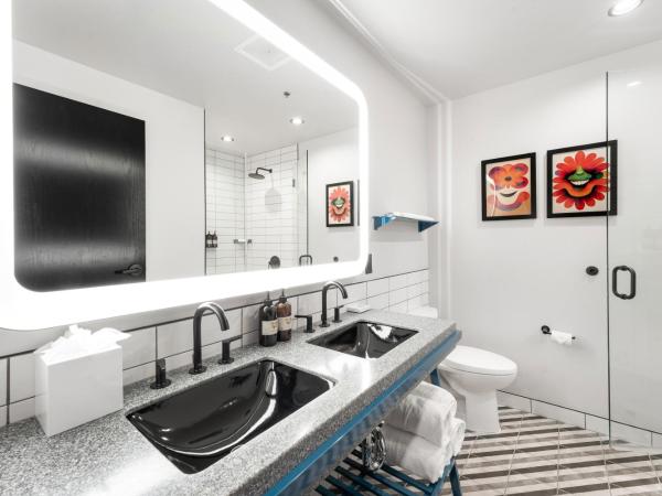 Waymore's Hotel : photo 3 de la chambre two twin bunk beds room