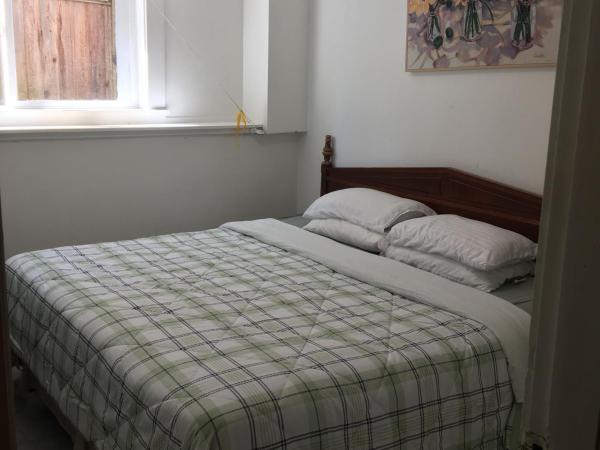 Linda guesthouse : photo 9 de la chambre chambre double avec toilettes communes