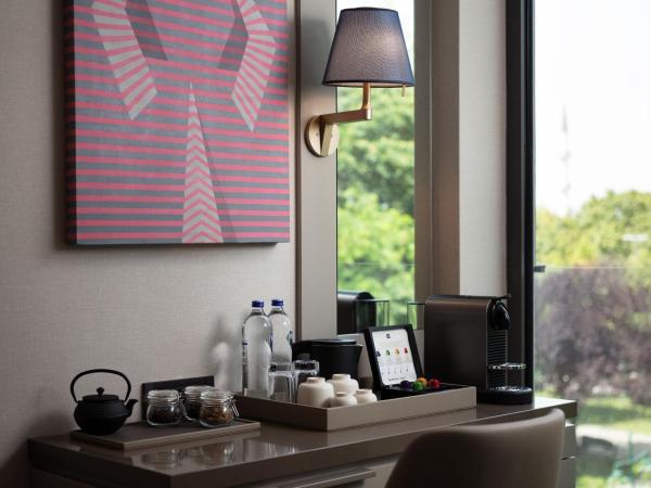 Lokalist, Istanbul, a Tribute Portfolio Hotel : photo 8 de la chambre chambre lits jumeaux de luxe avec vue sur le bosphore