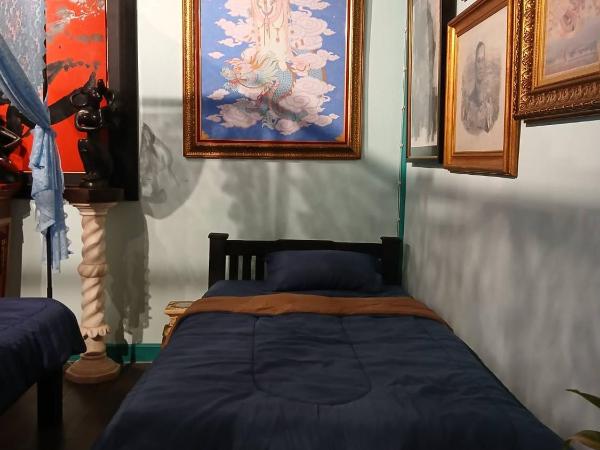 64sweethome Dusit BKK : photo 5 de la chambre chambre double avec salle de bains commune