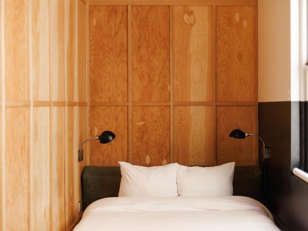 The Clyde Hotel Portland by Kasa : photo 3 de la chambre queen room - self check-in with virtual front desk