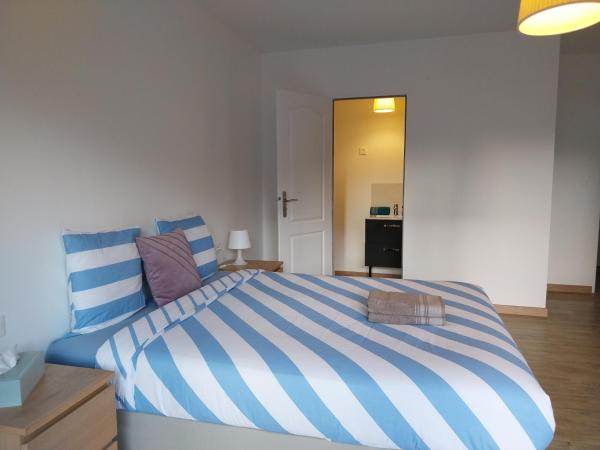 Hôtes de Libourne : photo 2 de la chambre chambre double - vue sur jardin