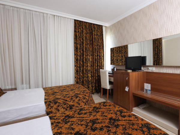 The Corner Park Hotel : photo 4 de la chambre chambre lits jumeaux standard - vue sur mer