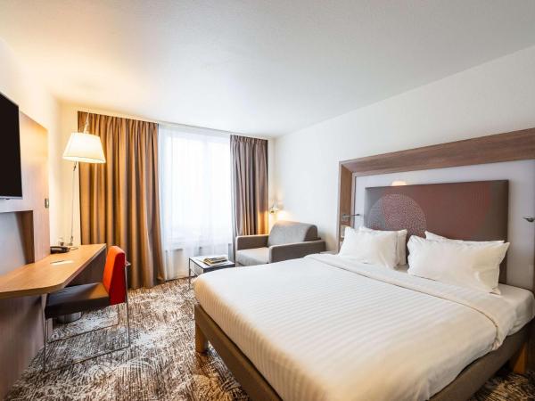 Novotel Paris Gare De Lyon : photo 1 de la chambre chambre triple exécutive avec lit queen-size et canapé-lit simple 