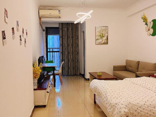 Lan House Youth Apartment : photo 1 de la chambre studio avec balcon 