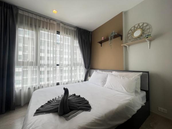 The Base Central Pattaya by Mickey : photo 1 de la chambre appartement 1 chambre avec balcon et vue sur mer