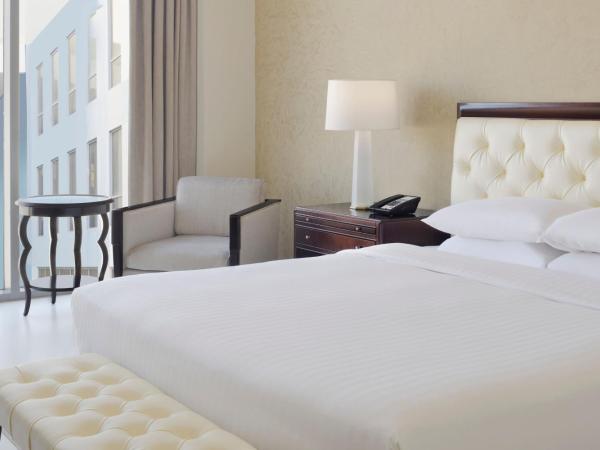 Delta Hotels by Marriott Dubai Investment Park : photo 6 de la chambre standard king room with shuttle bus to jbr beach and various shopping malls