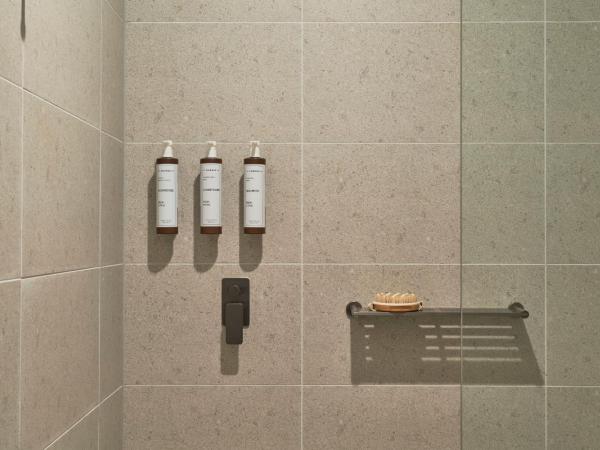 AC Hotel by Marriott Melbourne Southbank : photo 5 de la chambre superior, guest room, 2 double, urban view