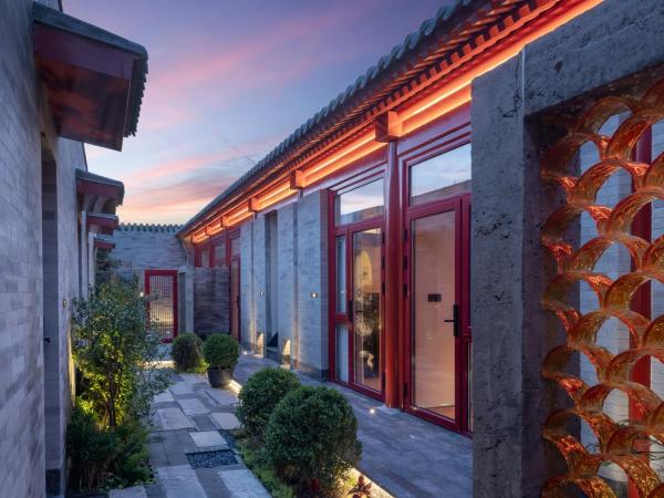 Happy Dragon Courtyard- Newly renovated with French Windows, Near Tian'AnMen Forbidden City,Lama Temple and Heaven Temple, 3minutes walk from Subway,Fluent English speaking with tourist sights tickets service ,Free coffee &laundry Service : photo 10 de la chambre suite 2 chambres