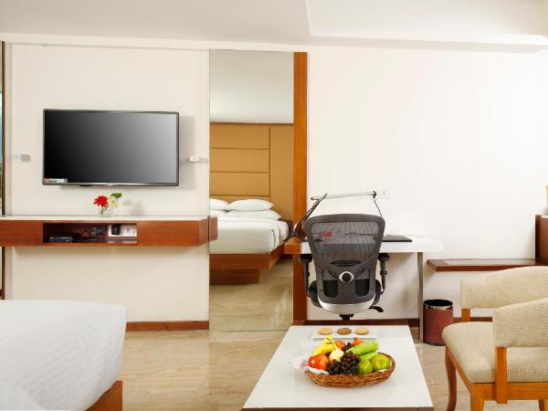 Ramada Resort by Wyndham Kochi : photo 4 de la chambre suite junior - non-fumeurs - vue sur lac