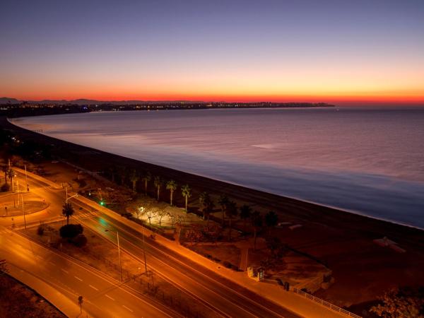 The Corner Park Hotel : photo 10 de la chambre chambre double standard - vue sur mer