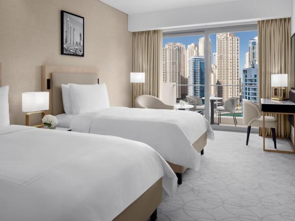 JW Marriott Hotel Marina : photo 1 de la chambre executive city view room, twin bed, club lounge access with breakfast, lunch & dinner, including direct access to dubai marina mall & marina walk