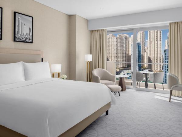 JW Marriott Hotel Marina : photo 4 de la chambre executive city view room, king bed, club lounge access with breakfast, lunch & dinner, including direct access to dubai marina mall & marina walk