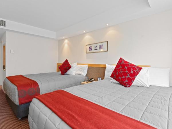 Copthorne Hotel Rotorua : photo 1 de la chambre chambre supérieure avec 2 lits queen-size