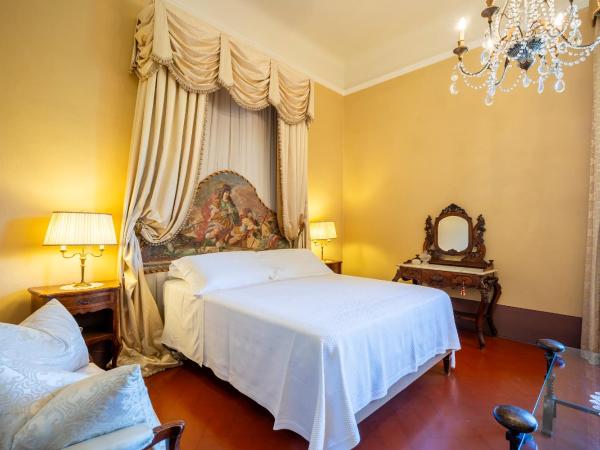 Villa Poggio Bello : photo 2 de la chambre chambre lit king-size