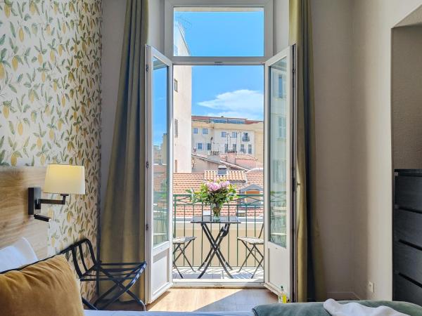 Aparthotel AMMI Nice Massena - ex Ajoupa : photo 3 de la chambre studio double supérieur avec balcon