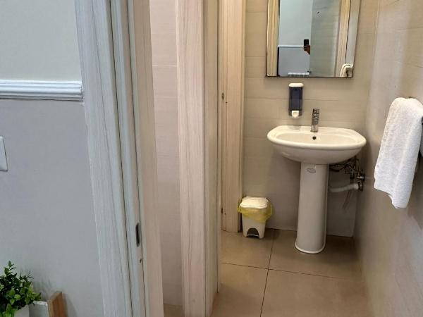 Bed and Breakfast Aereoparking : photo 1 de la chambre chambre quadruple confort