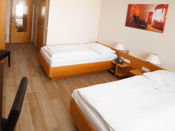 NOVAPARK Flugzeughotel Graz : photo 1 de la chambre chambre lits jumeaux Économique