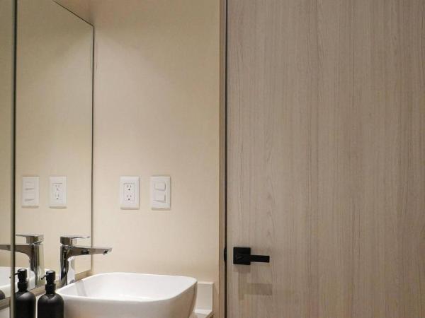 Room in Apartment - Exclusive Spacious 2 Bedroom Apartment with Private Pool and Top Amenities : photo 8 de la chambre chambre quadruple