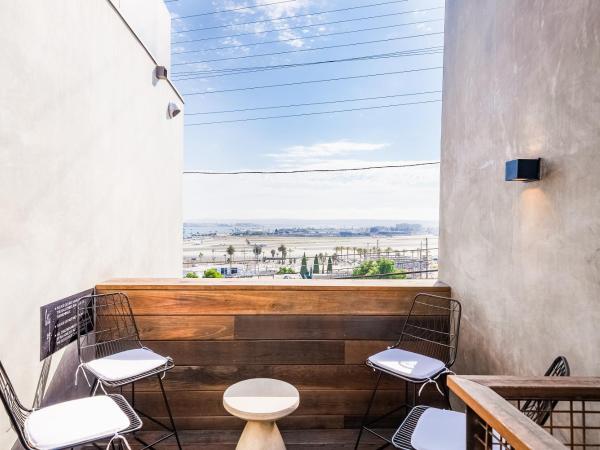 City24 Condo Hotel Little Italy Mission Hills : photo 6 de la chambre appartement supérieur 2 chambres