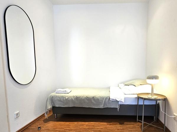 Airport Messe Hotel : photo 4 de la chambre chambre triple standard