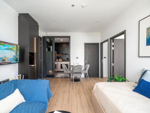 Vacaystation Edge Central Pattaya : photo 2 de la chambre chambre familiale - vue sur mer