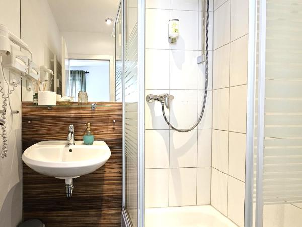 Airport Messe Hotel : photo 6 de la chambre chambre double standard