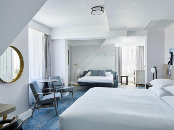 Bournemouth Highcliff Marriott Hotel : photo 2 de la chambre deluxe family room with king bed and sofa bed