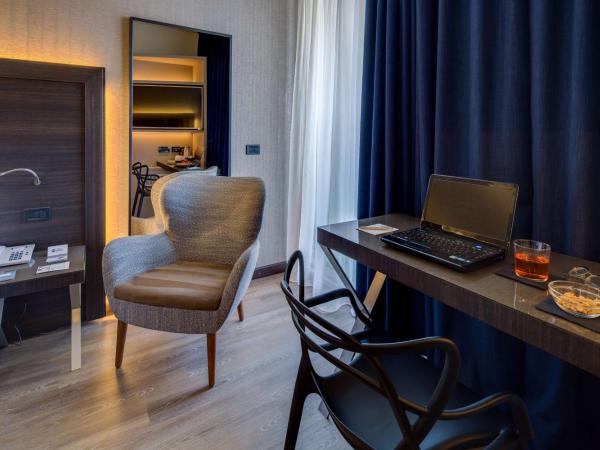 Best Western Plus Hotel Farnese : photo 3 de la chambre chambre lits jumeaux supérieure avec balcon