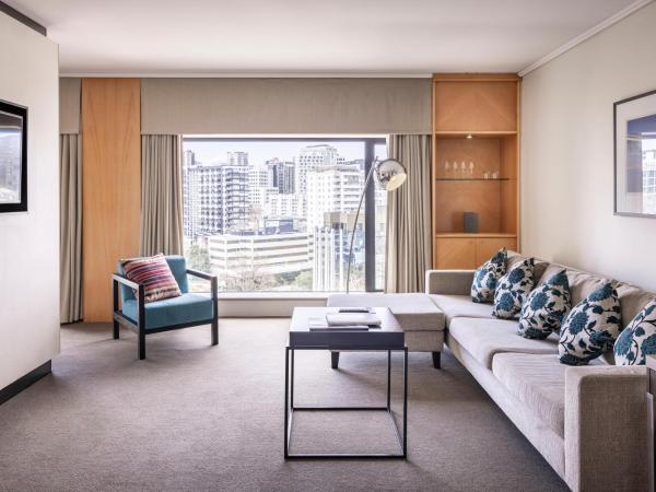 Grand Millennium Auckland : photo 1 de la chambre suite junior lit king-size avec accès au club