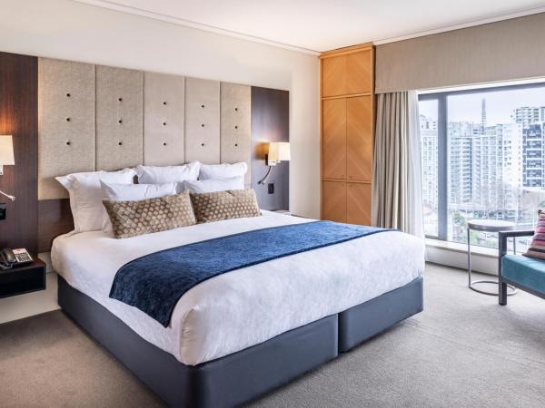 Grand Millennium Auckland : photo 3 de la chambre suite junior lit king-size avec accès au club