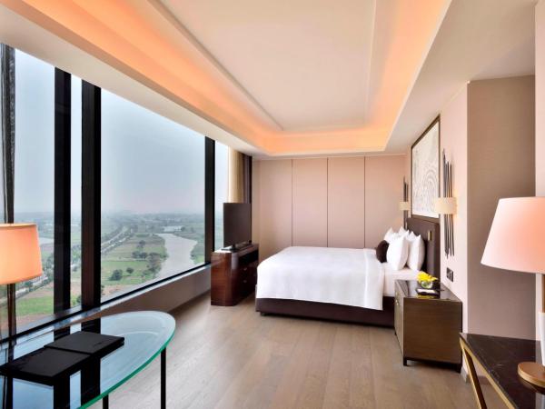 JW Marriott Hotel Kolkata : photo 6 de la chambre suite exécutive avec accès au salon exécutif et transfert aéroport aller-retour