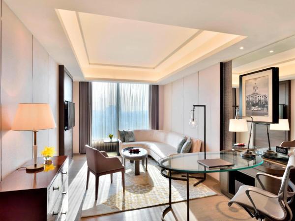 JW Marriott Hotel Kolkata : photo 7 de la chambre suite deluxe avec accès au salon exécutif et transfert aéroport aller-retour