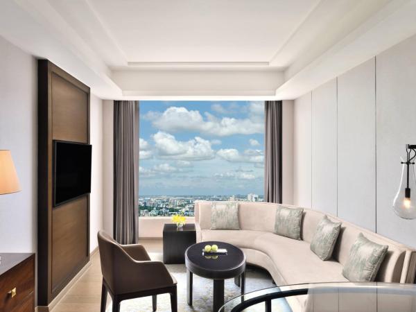 JW Marriott Hotel Kolkata : photo 8 de la chambre suite deluxe avec accès au salon exécutif et transfert aéroport aller-retour