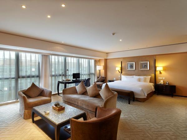 The Lakeview Hotel : photo 2 de la chambre chambre lit king-size exécutive