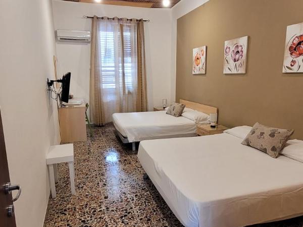 Actinia Accommodation : photo 3 de la chambre chambre quadruple