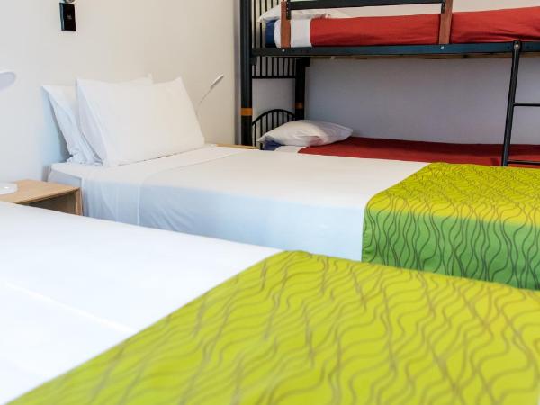 The Cambridge Hotel : photo 7 de la chambre chambre quadruple avec salle de bains privative