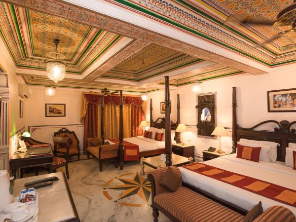Umaid Bhawan - A Heritage Style Boutique Hotel : photo 4 de la chambre suite royale - prise en charge gratuite à l'arrivée uniquement depuis la gare ferroviaire ou routière