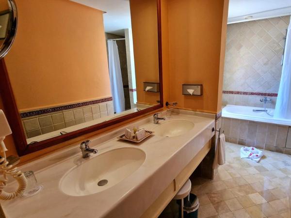 Alhambra Thalasso : photo 5 de la chambre chambre double ou lits jumeaux standard