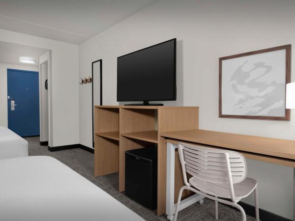 Spark By Hilton San Antonio Airport : photo 1 de la chambre chambre avec 2 grands lits queen-size