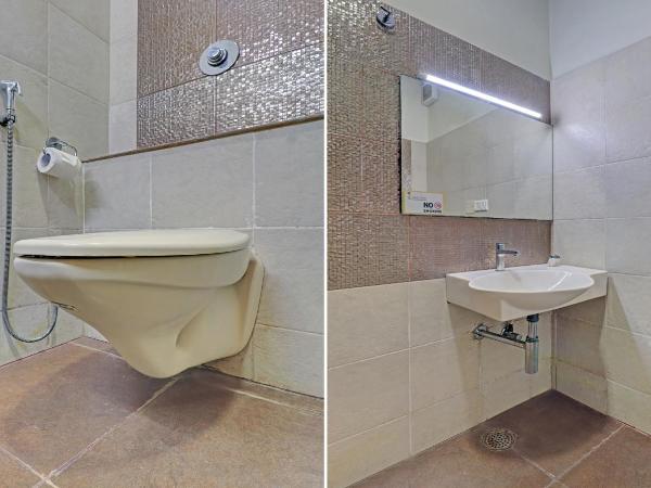 Treebo Astor HSR Layout : photo 6 de la chambre chambre double standard