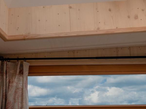 Tiny-Hausboot Irene mit Kamin und Dachterrassenlounge : photo 6 de la chambre mobile home